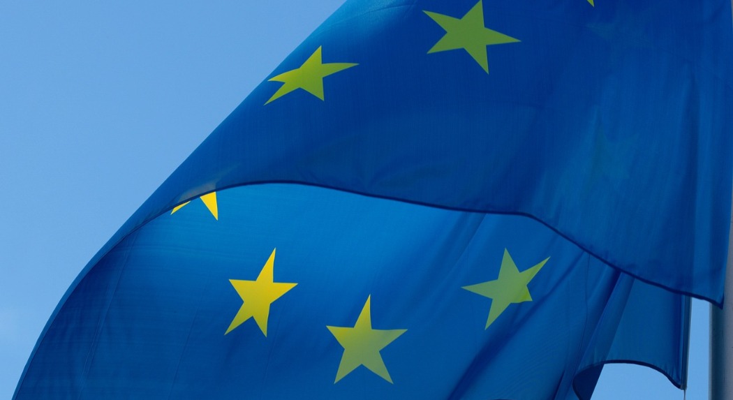  Színes szélessávú hálózatok világa, avagy mit tartogat a GIA és a Fehér Könyv a hírközlési iparág számára - HÉT Iparági Kerekasztal 