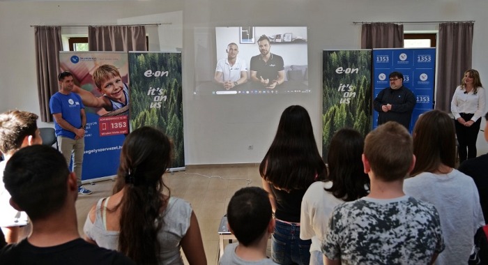 E.ON: gyermekek digitális felzárkóztatását és pályaorientációját támogatja a Kapaszkodó 2.0 program