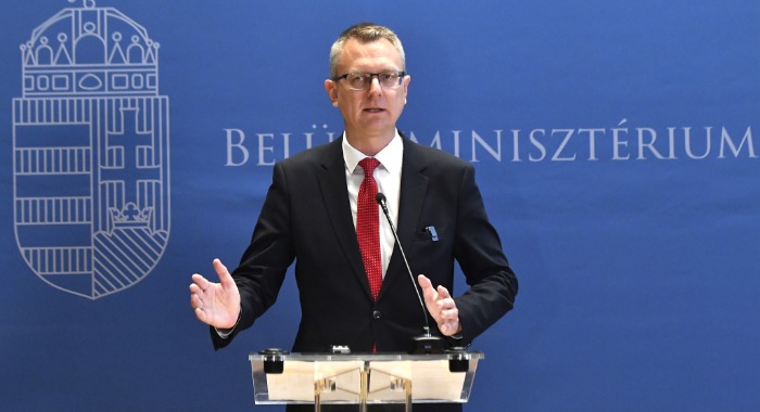 Rétvári Bence: 250 millió letöltésnél jár a Nemzeti Köznevelési Portál