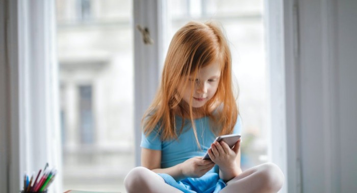 Péterfalvi Attila: minél korábban kapjanak a gyerekek oktatást a digitális eszközök biztonságos használatáról