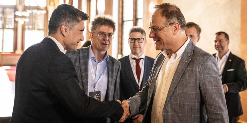 Infoparlament 2024 - A technológia szerepe a térségek felzárkóztatásában