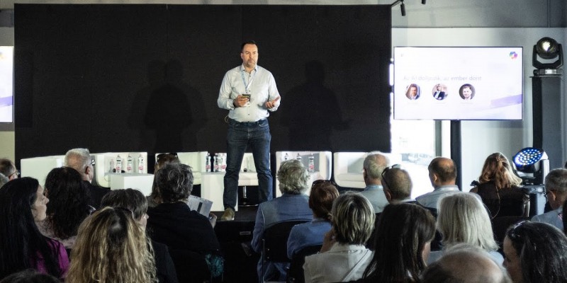 Microsoft – Az AI dolgozik, az ember dönt (Infoparlament 2024)