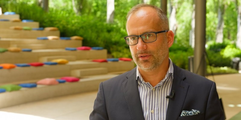 Digitális  ébresztővel rázná fel a vállalkozásokat az MKIK – interjú Csókay Ákos főtitkárral