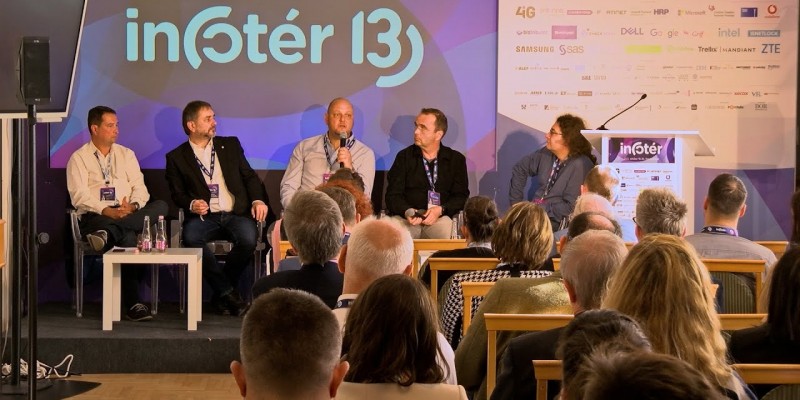 Digitális oktatás – MI tanulása, MI tanítása