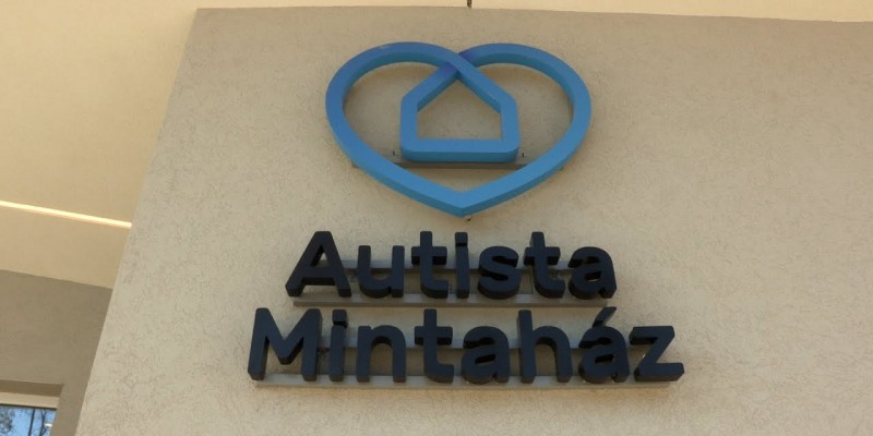 Így néz ki Magyarország első autista mintalakása